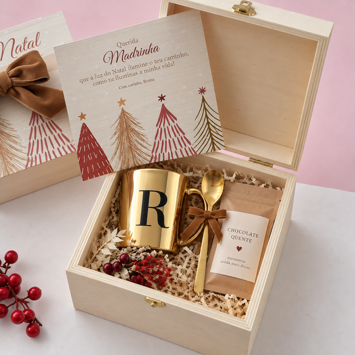 Caixa de Natal Personalizada | Caneca Dourada & Chocolate Quente