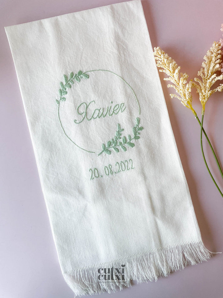 Toalha Batizado Bordada à Mão - FLORAL