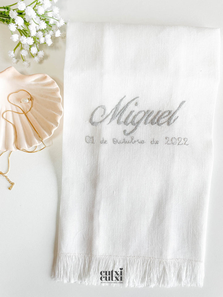 Toalha para Batizado Bordada à Mão Nome e data