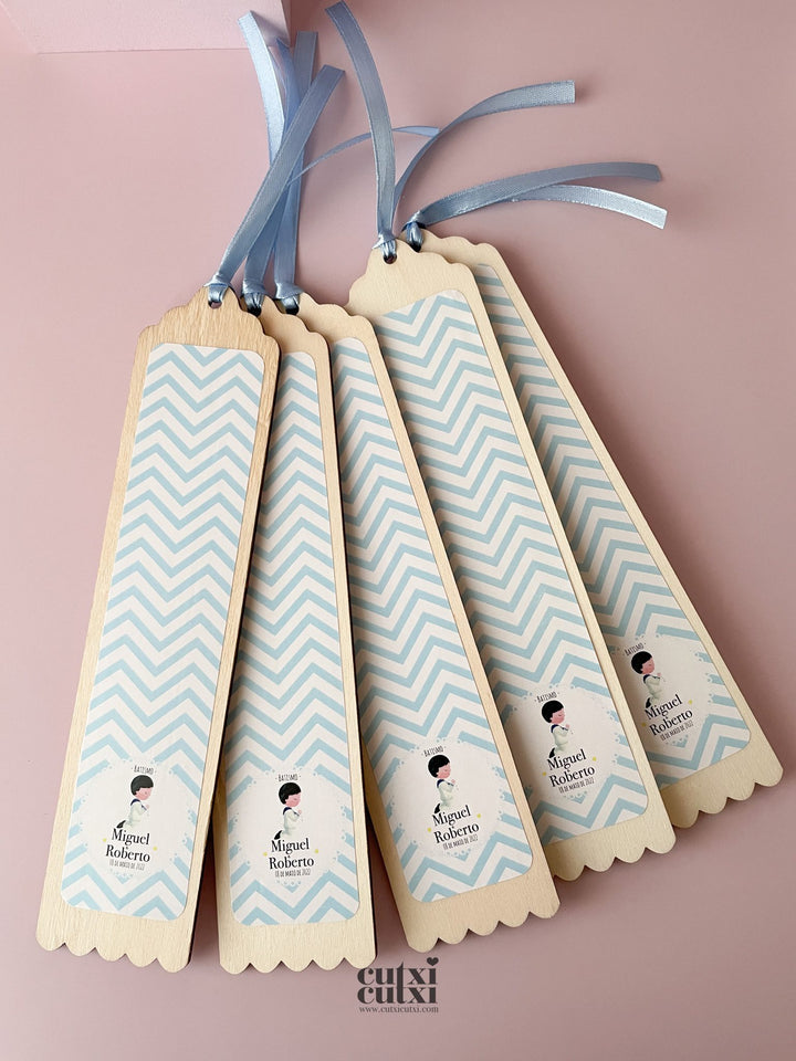 Santinhos em Madeira Personalizados - Marcadores de Livros
