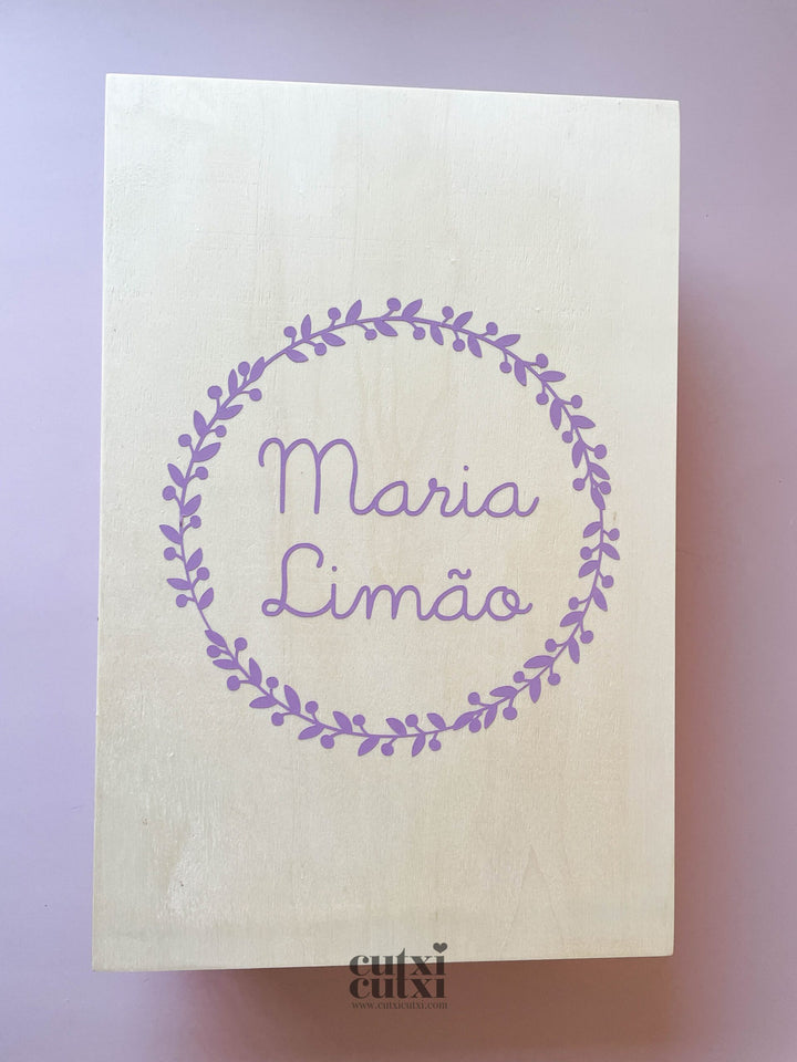 Caixa Batizado DELUX NATURE com fecho metálico para vela toalha e concha