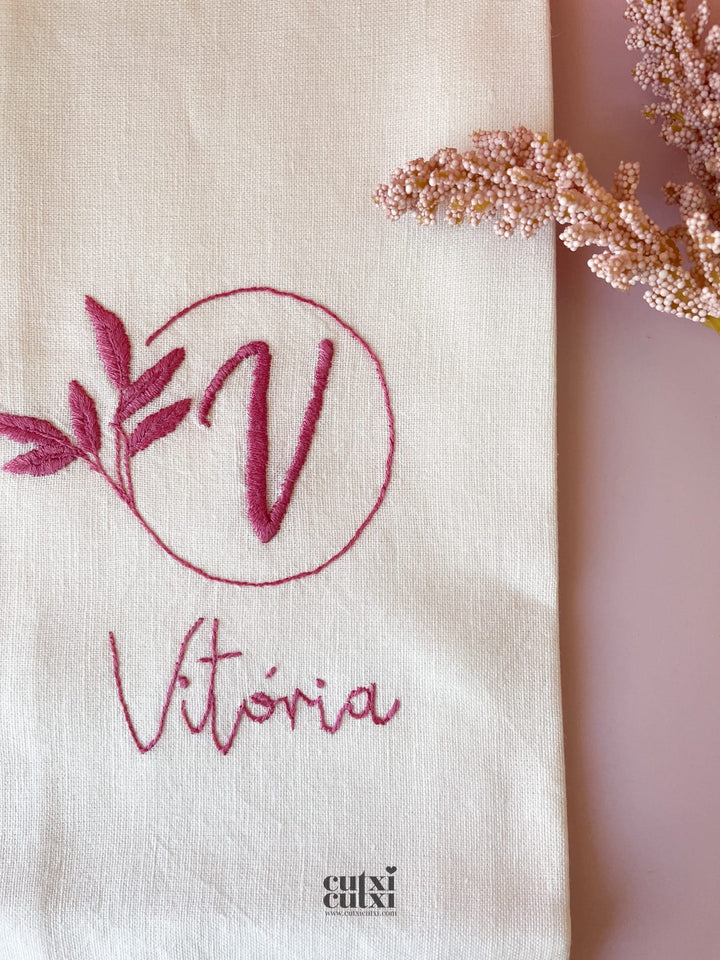Toalha para Batizado Bordada à Mão com monograma