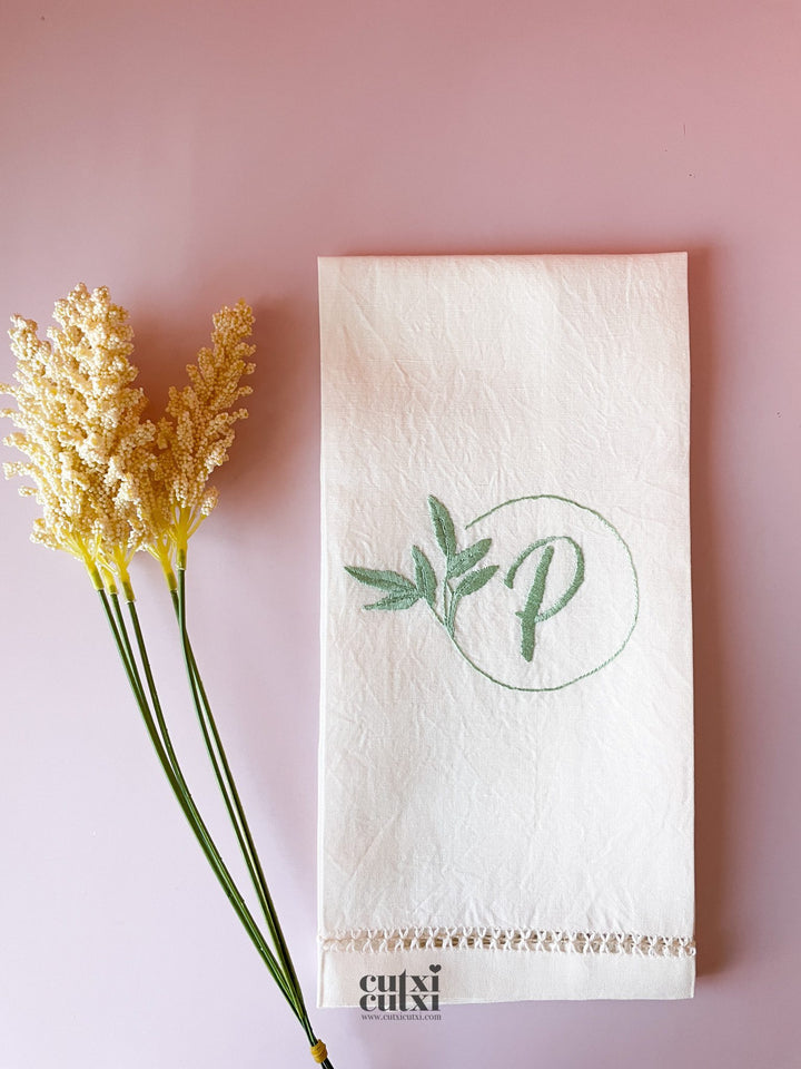 Toalha Batizado BORDADA à Mão - MONOGRAMA