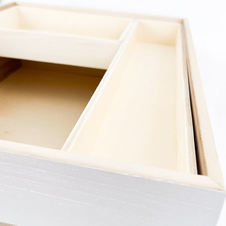 Caixa Batizado Pintada à mão GLAMOUR para Vela Concha Toalha e Roupa - grande