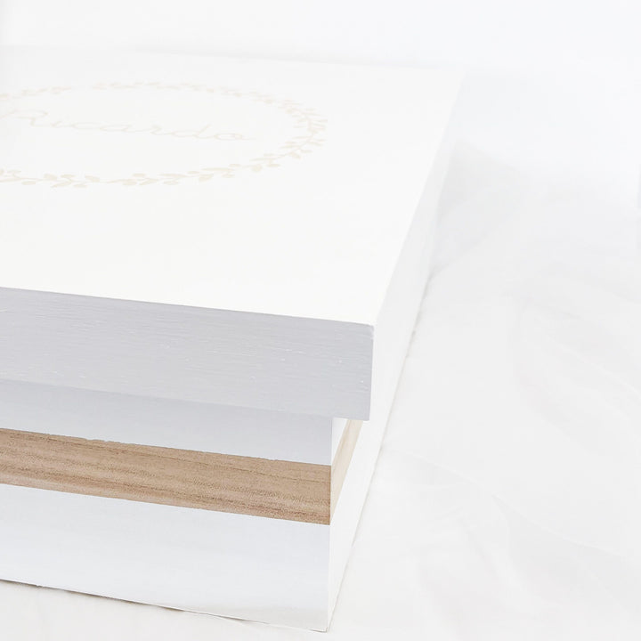 Caixa Batizado Pintada à mão GLAMOUR para Vela Concha Toalha e Roupa - grande