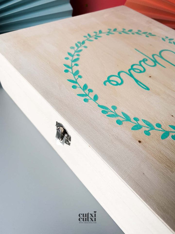 caixa media com fecho