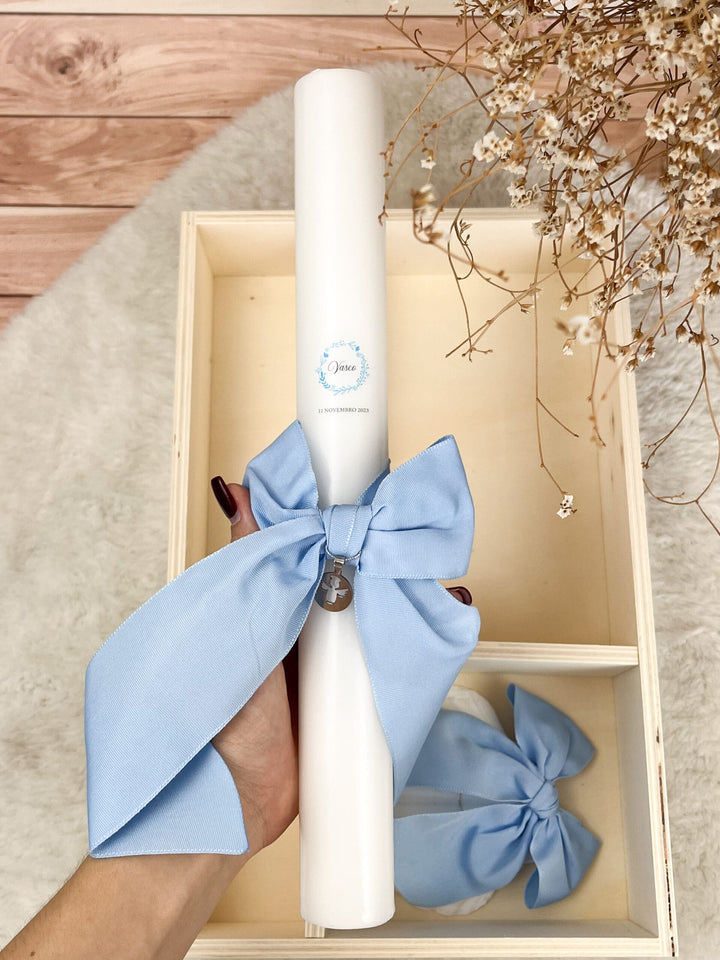 Conjunto Batizado DIVINE NATURE com Vela Concha Toalha Bordada e Caixa média - Gorgurão