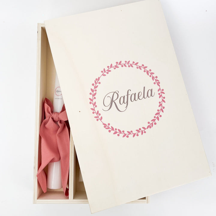 Conjunto Batizado DIVINE NATURE com Vela Concha Toalha Bordada e Caixa média - Gorgurão