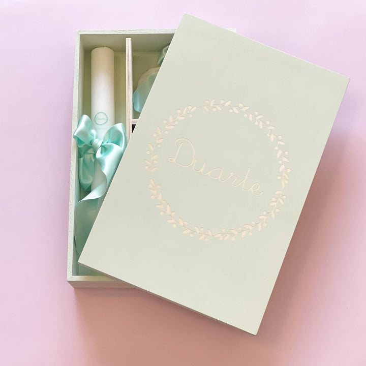 Conjunto Batizado GLAMOUR com Vela Concha Toalha e Caixa grande pintada à mão