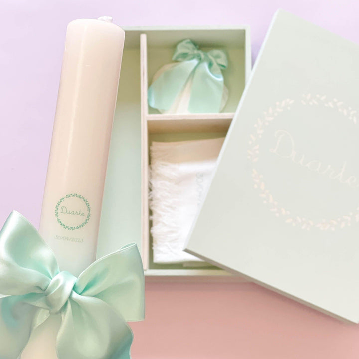 Conjunto Batizado GLAMOUR com Vela Concha Toalha e Caixa média pintada à mão