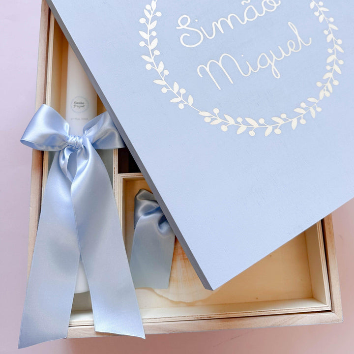 Conjunto Batizado GLAMOUR com Vela Concha Toalha e Caixa média pintada à mão