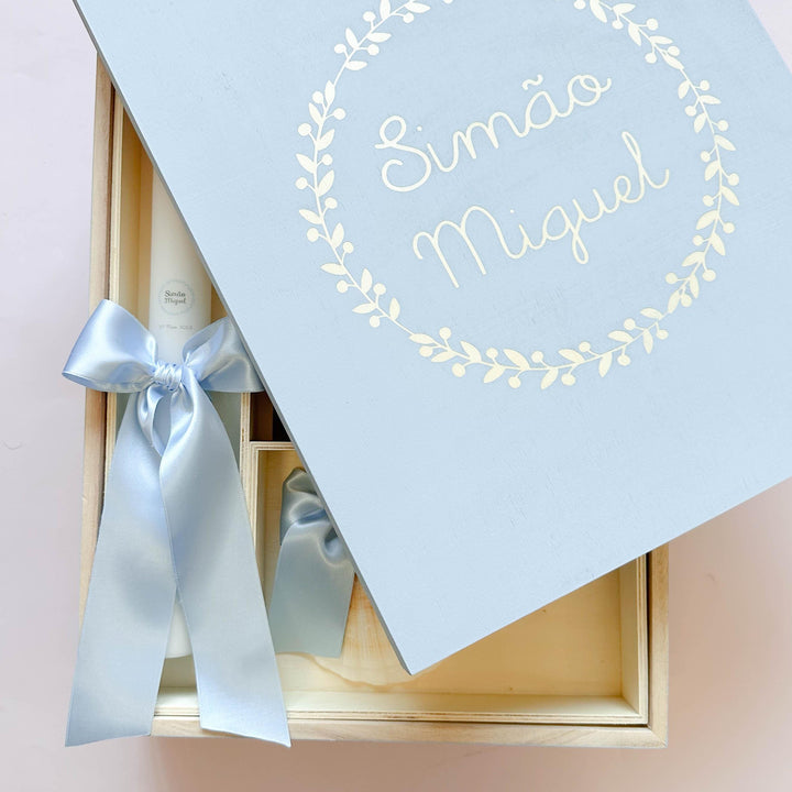 Conjunto Batizado GLAMOUR com Vela Concha Toalha e Caixa média pintada à mão