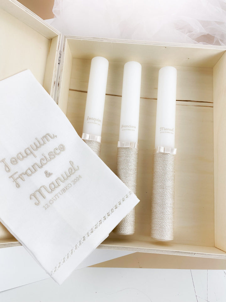 Caixa Batizado DELUX NATURE com fecho metálico para vela toalha e concha