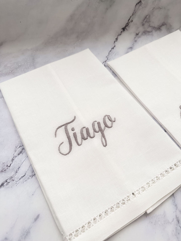 Toalha batizado BORDADA à Mão - NOME