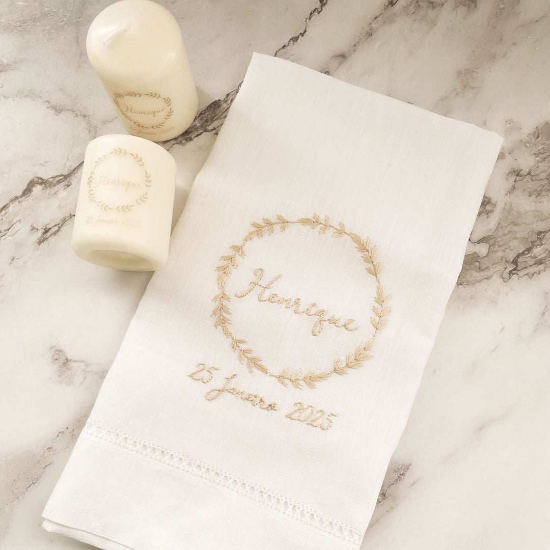 Toalha batizado BORDADA à Mão - NOME