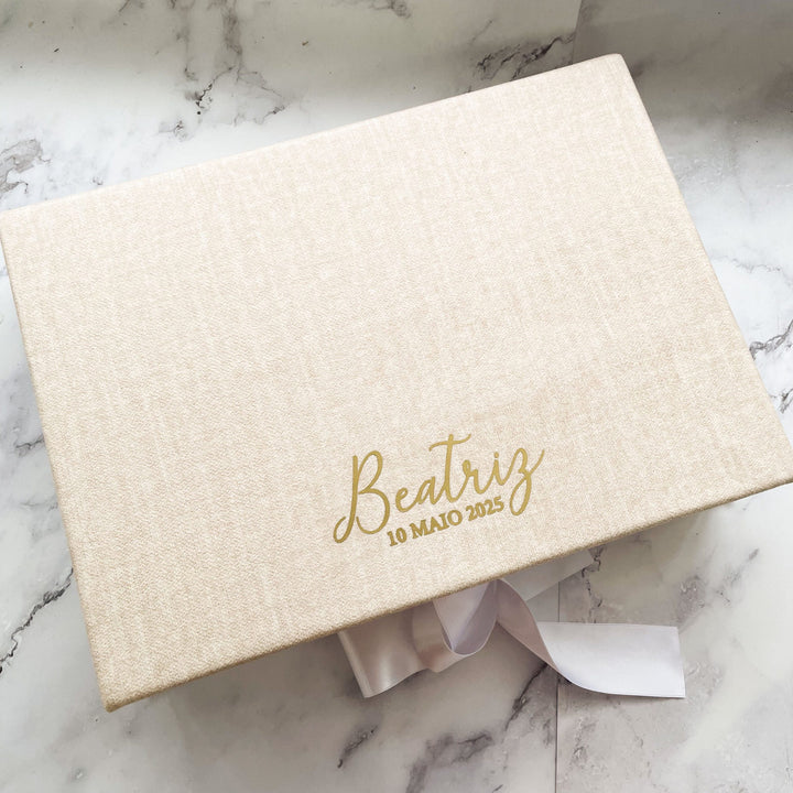 Conjunto para Batizado coleção Poema Delux | com Vela, Concha, Toalha, Caixa em Veludo