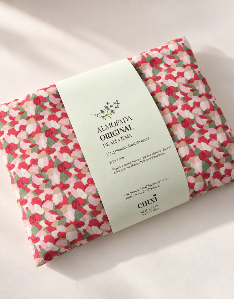 Cutxi Lavender Lap Cushion | Warmth and Comfort