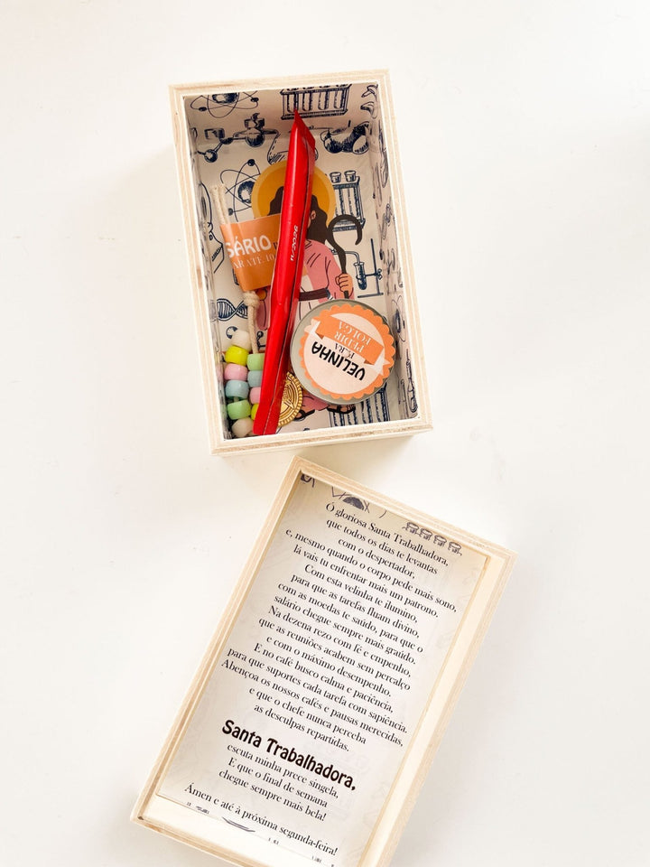Altar do Santo Trabalhador – O Kit de Sobrevivência para o Dia a Dia no Trabalho! - Cutxi Cutxi - Presentes Personalizados