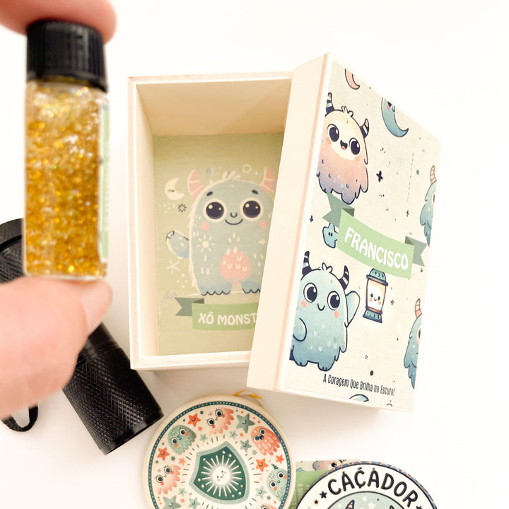 Altar Xô-Monstros – A Coragem Que Brilha no Escuro! 🦸‍♂️🌟🕯️Presente para Criança