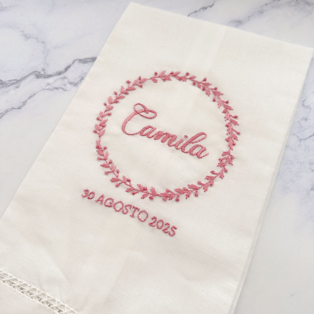 BORDADO à Mão para toalha - toalha não incluída - Cutxi Cutxi - Presentes Personalizados