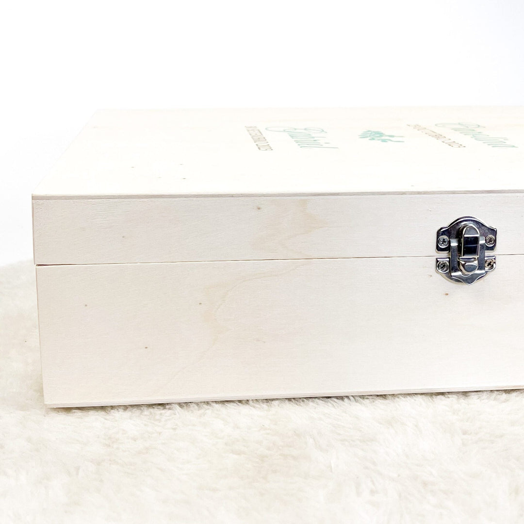 Caixa Batizado DELUX NATURE com fecho metálico - ideal para 2 conjuntos de batizado - Cutxi Cutxi - Presentes Personalizados