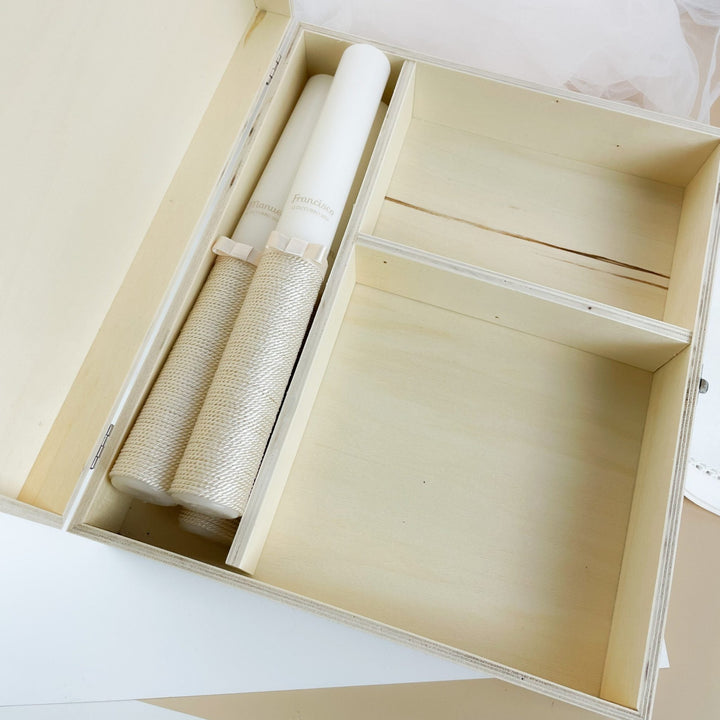 Caixa Batizado DELUX NATURE com fecho metálico - ideal para 2 conjuntos de batizado - Cutxi Cutxi - Presentes Personalizados