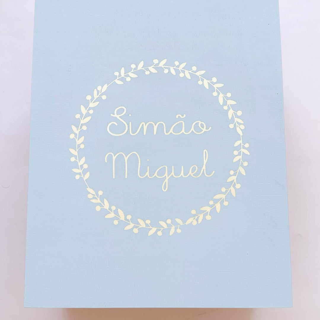 Caixa Batizado Pintada à mão GLAMOUR para Vela Concha Toalha e Roupa - grande - Cutxi Cutxi - Presentes Personalizados