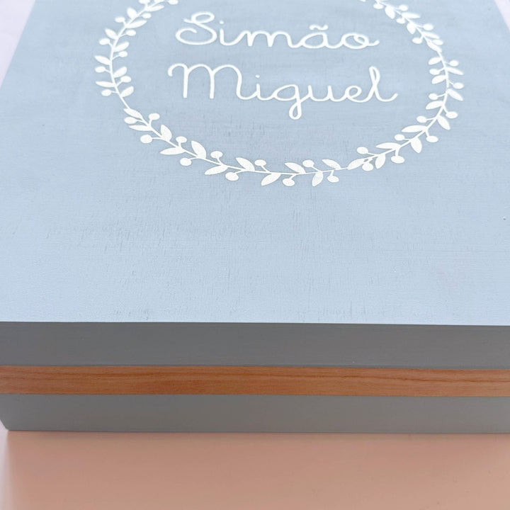Caixa Batizado Pintada à mão GLAMOUR para Vela Concha Toalha e Roupa - grande - Cutxi Cutxi - Presentes Personalizados