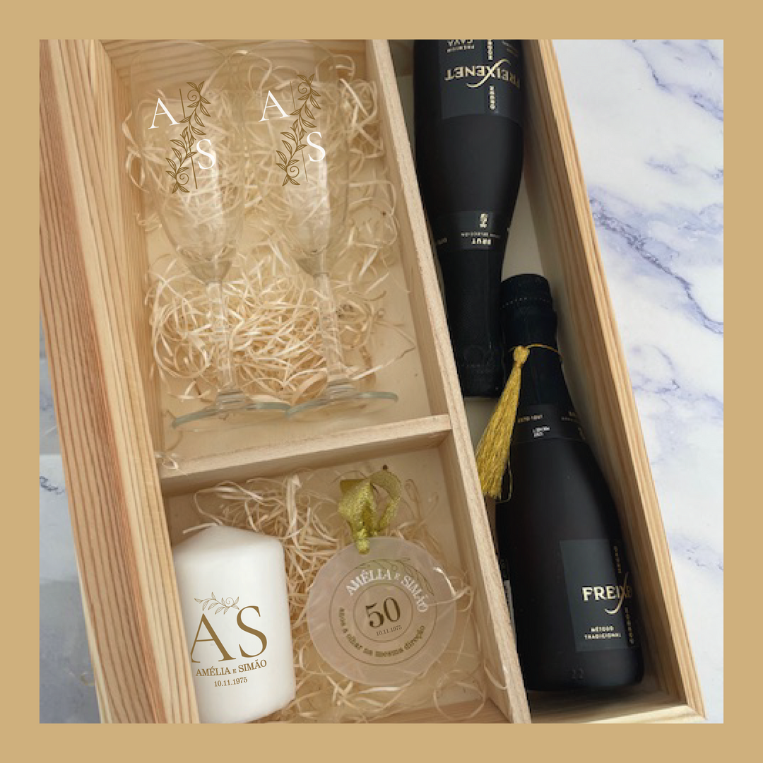 Presente Personalizado para Bodas de Casamento – Copos, Espumante, Vela e Medalha de Mérito