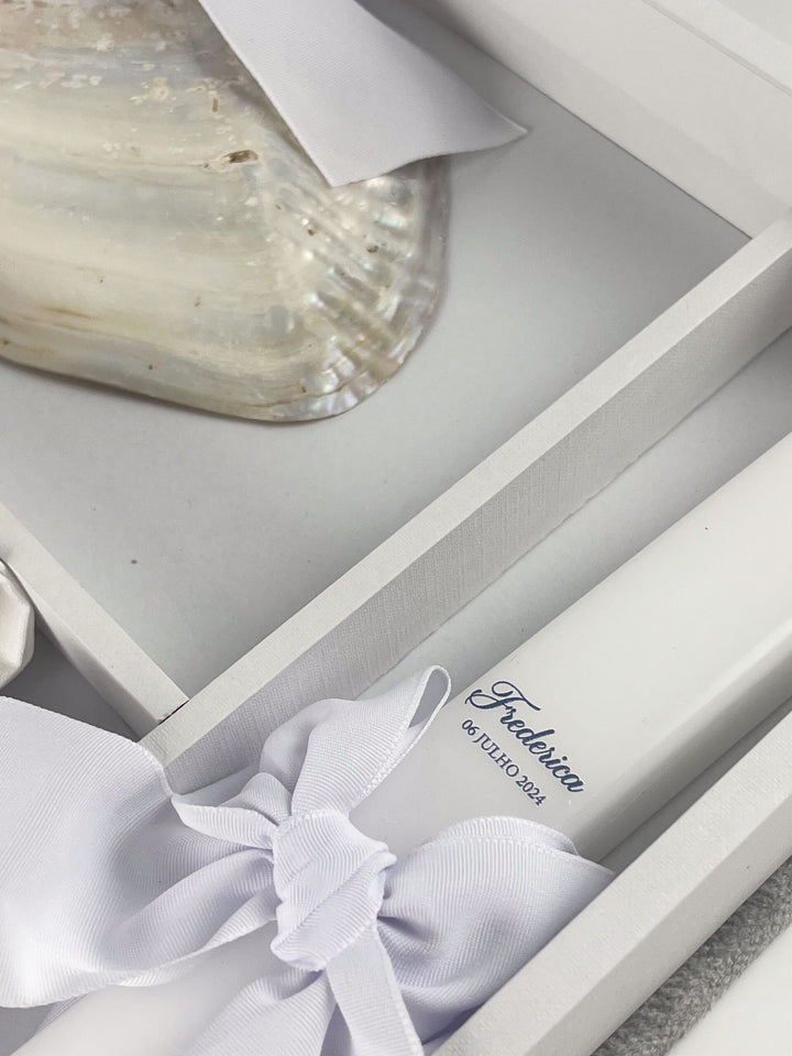 Conjunto Batizado Gratidão | Vela · Toalha · Concha · Caixa em veludo cinza