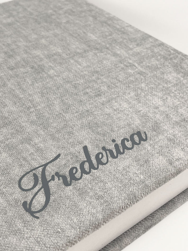 Conjunto Batizado Gratidão | Vela · Toalha · Concha · Caixa em veludo cinza