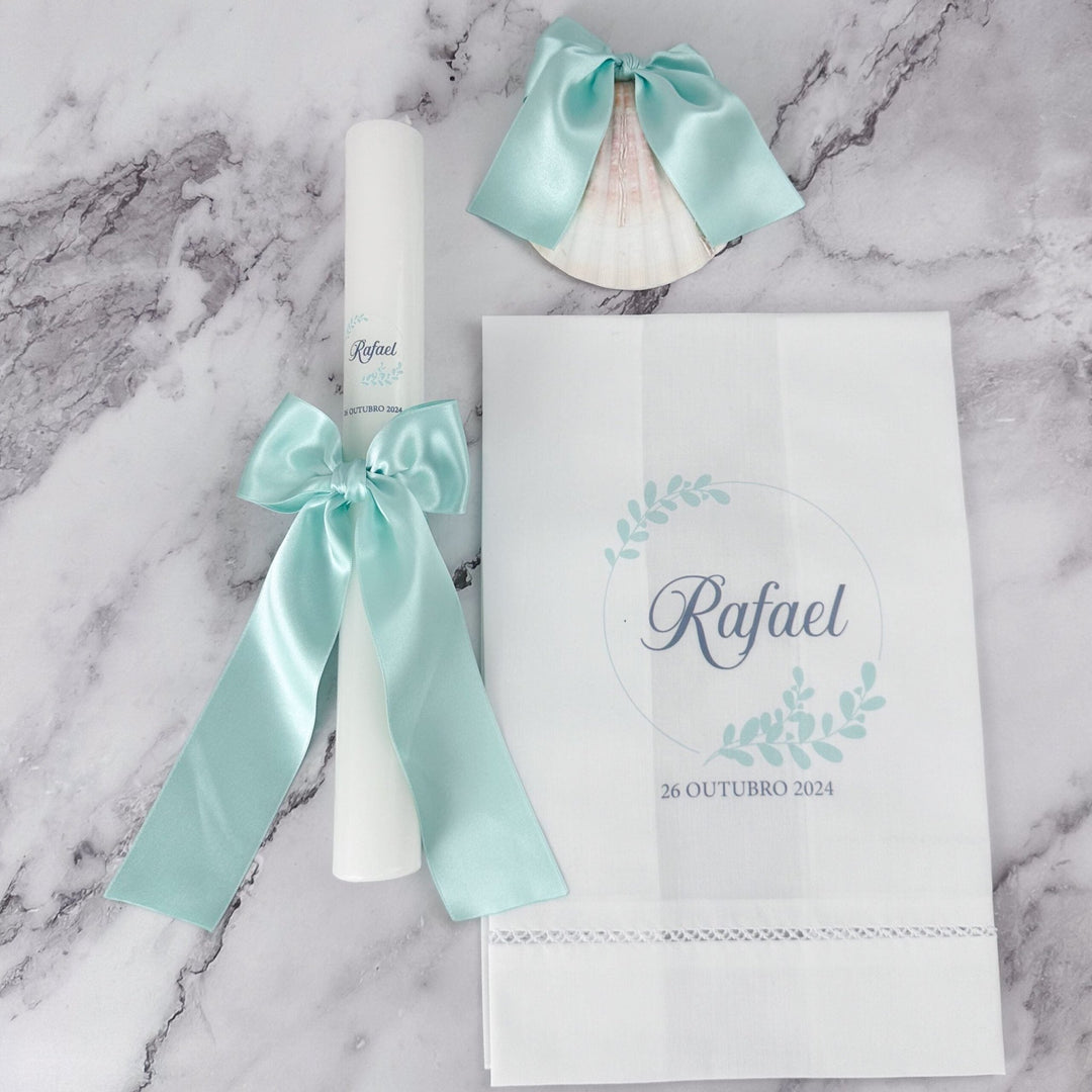 Conjunto Batizado Alegria Cetim | Vela · Toalha · Concha - Cutxi Cutxi - Presentes Personalizados