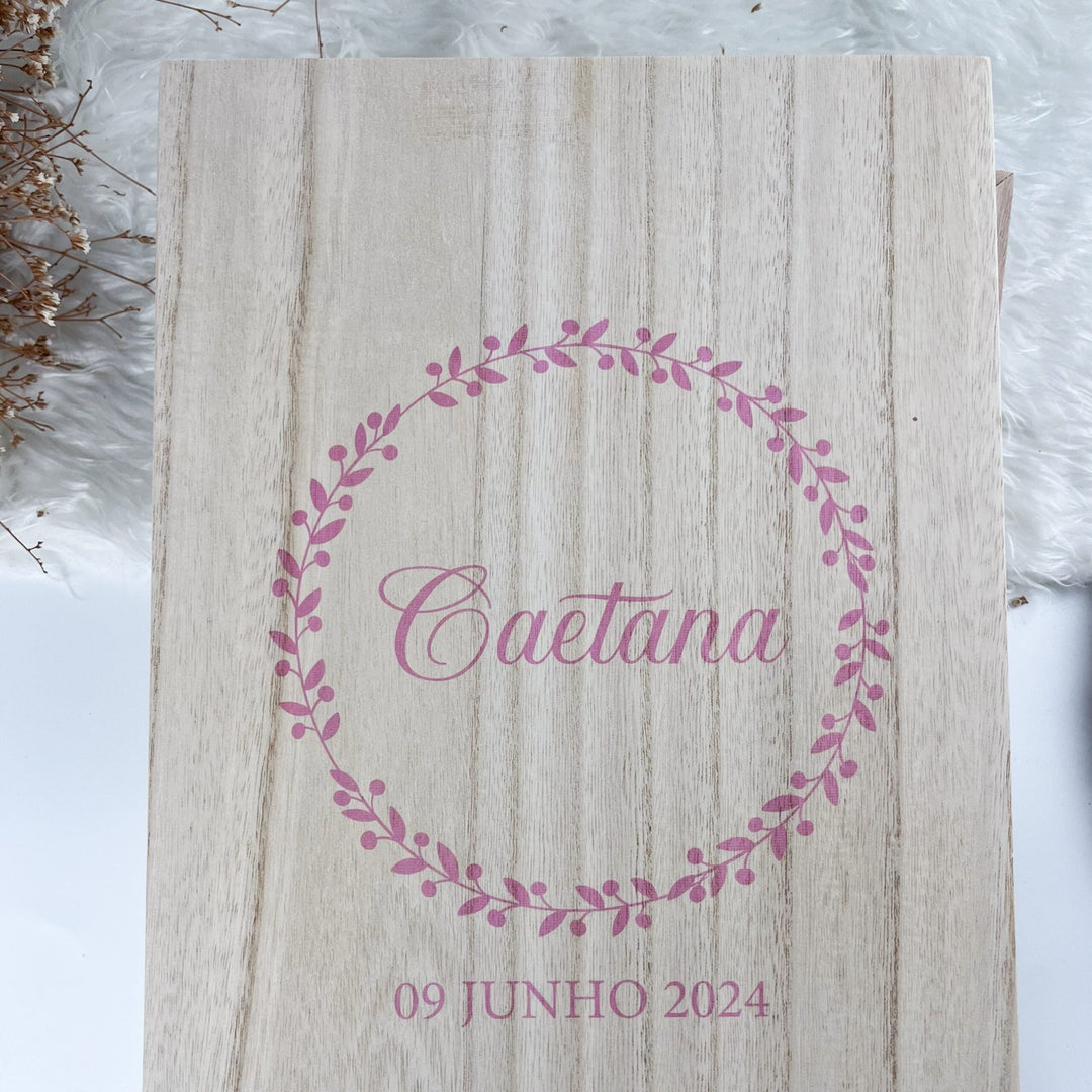 Conjunto Batizado BÊNÇÃO Cetim | 5 peças - vela, toalha, concha, caixa média, lembranças - Cutxi Cutxi - Presentes Personalizados