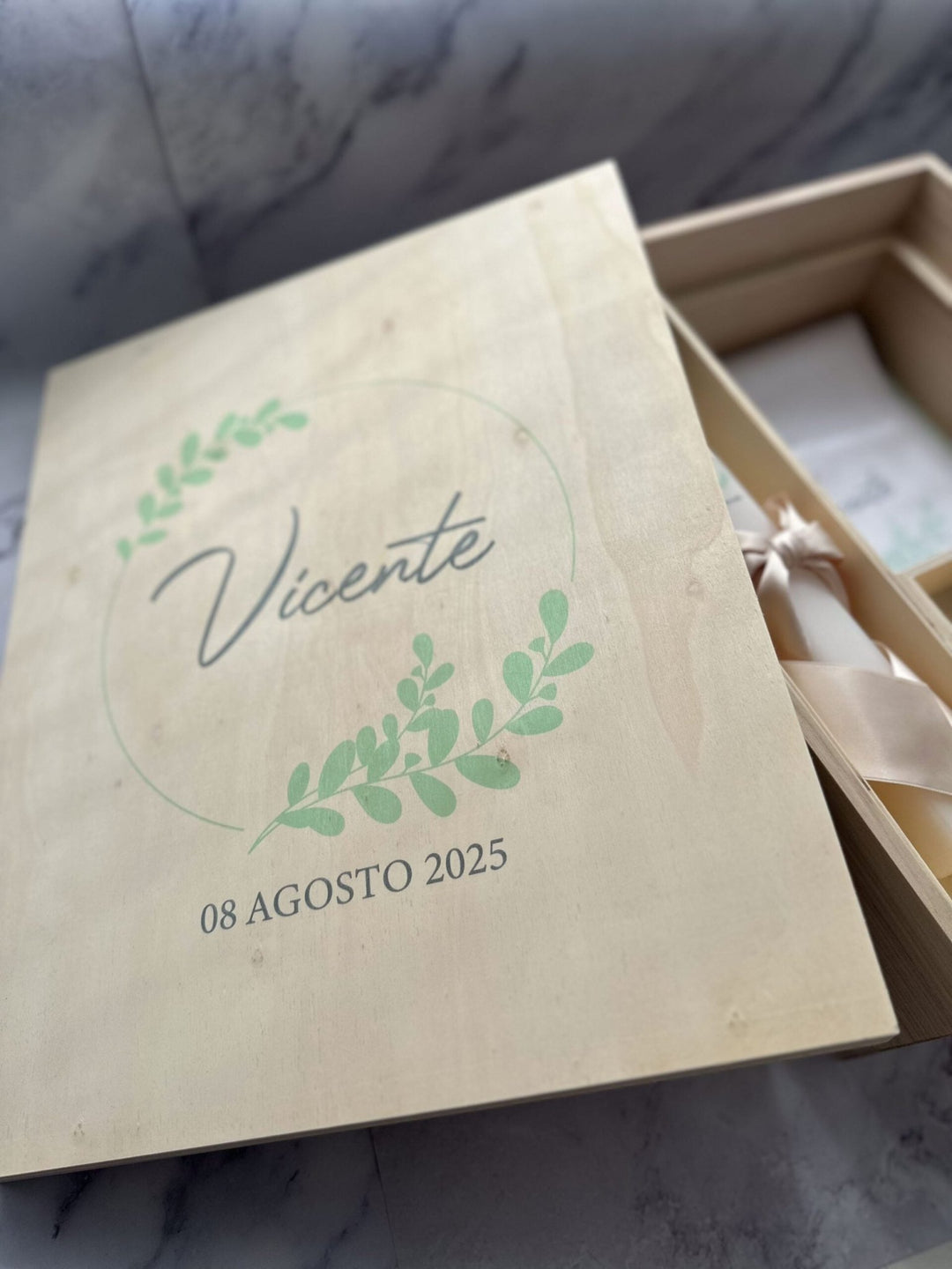 Conjunto Batizado BÊNÇÃO Cetim | Vela, Toalha, Concha, Caixa Grande - Cutxi Cutxi - Presentes Personalizados