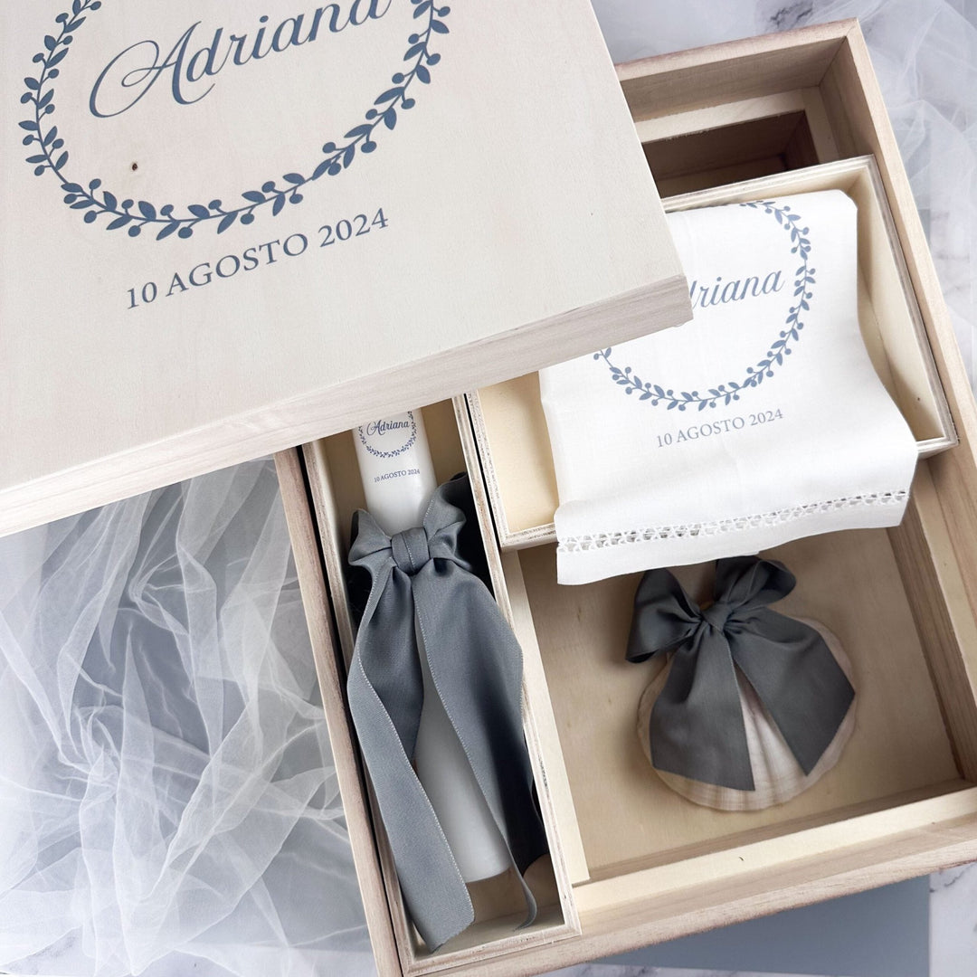 Conjunto Batizado Bênção Gorgurão | Vela · Toalha · Concha · Caixa de madeira grande - Cutxi Cutxi - Presentes Personalizados