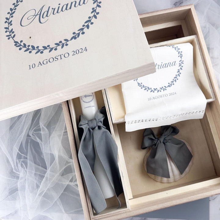 Conjunto Batizado Bênção Gorgurão | Vela · Toalha · Concha · Caixa de madeira grande - Cutxi Cutxi - Presentes Personalizados