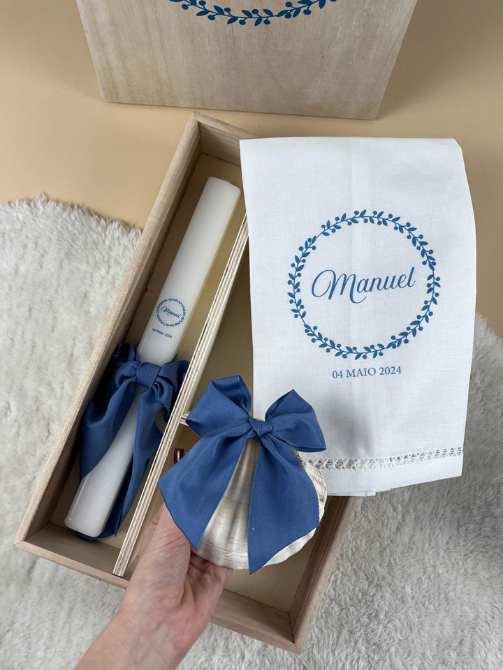 Conjunto Batizado DELUXE NATURE com Vela Concha Toalha e Caixa média - Gorgurão - Cutxi Cutxi - Presentes Personalizados