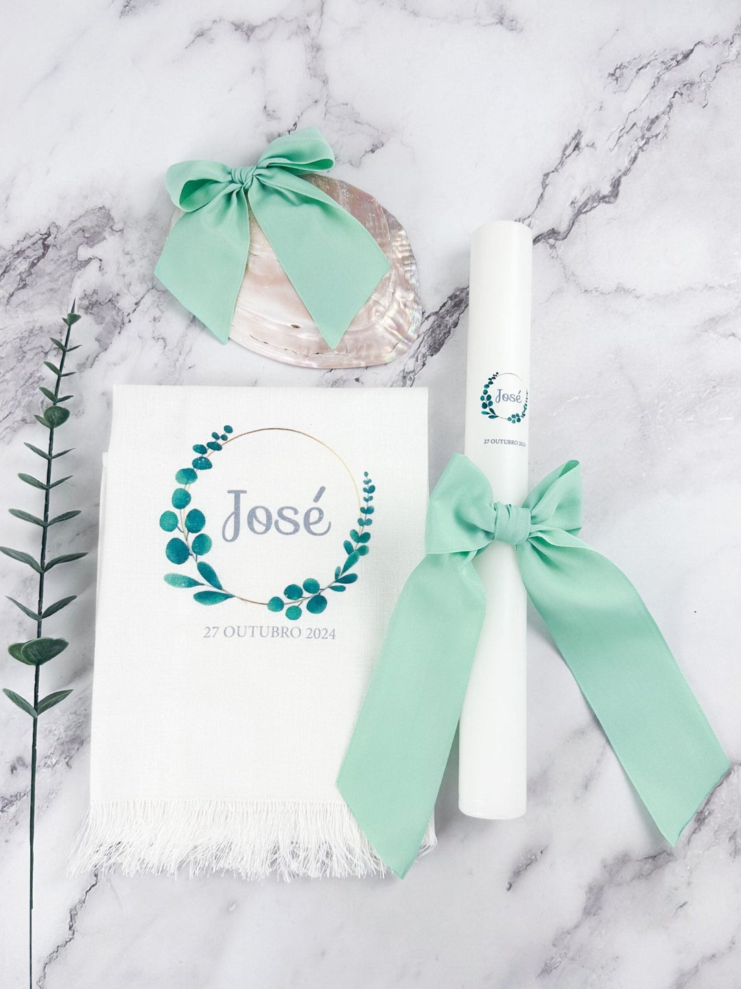Conjunto Batizado DELUXE NATURE com Vela Concha Toalha e Caixa média - Gorgurão - Cutxi Cutxi - Presentes Personalizados