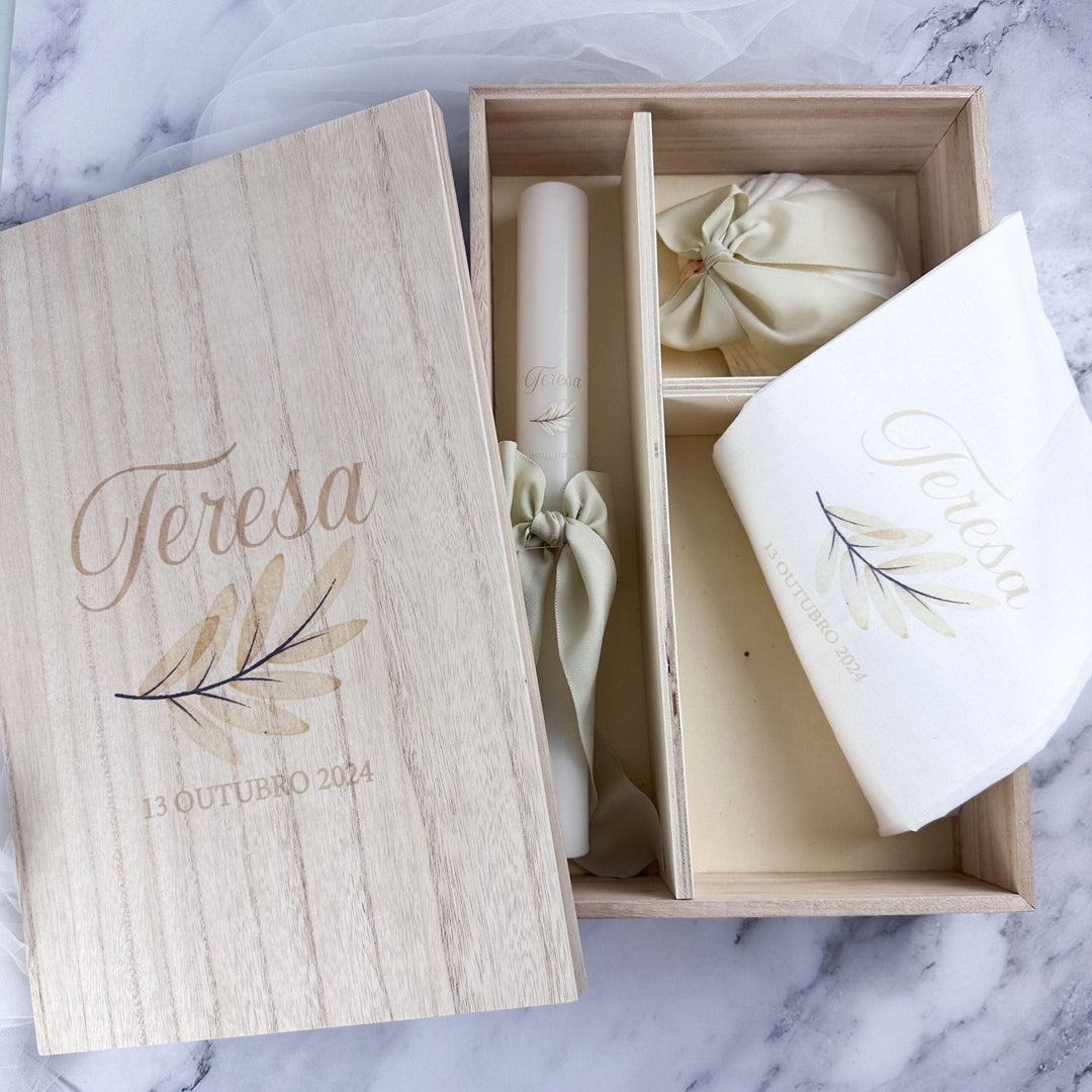 Conjunto Batizado DELUXE NATURE com Vela Concha Toalha e Caixa média - Gorgurão - Cutxi Cutxi - Presentes Personalizados