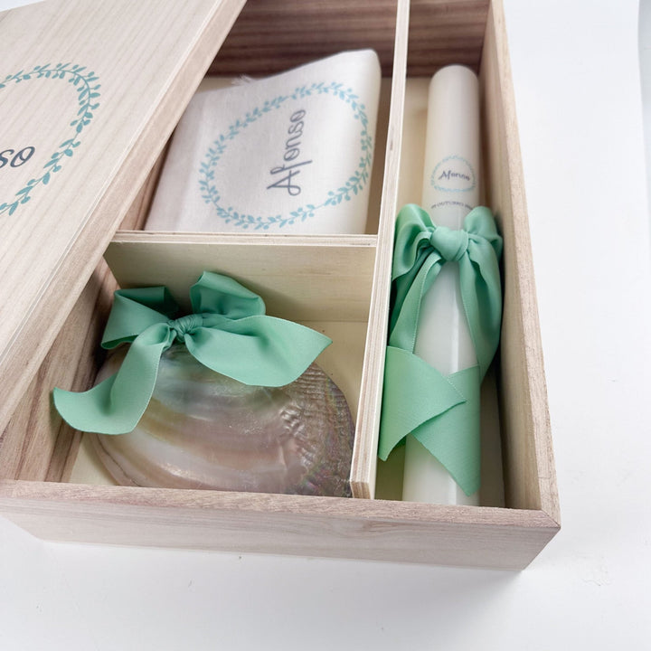 Conjunto Batizado DELUXE NATURE com Vela Concha Toalha e Caixa média - Gorgurão - Cutxi Cutxi - Presentes Personalizados