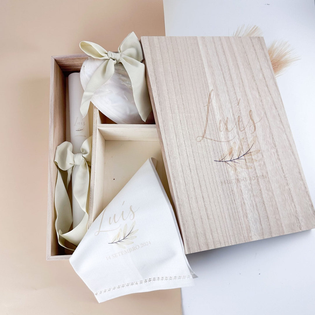 Conjunto Batizado DELUXE NATURE com Vela Concha Toalha e Caixa média - Gorgurão - Cutxi Cutxi - Presentes Personalizados