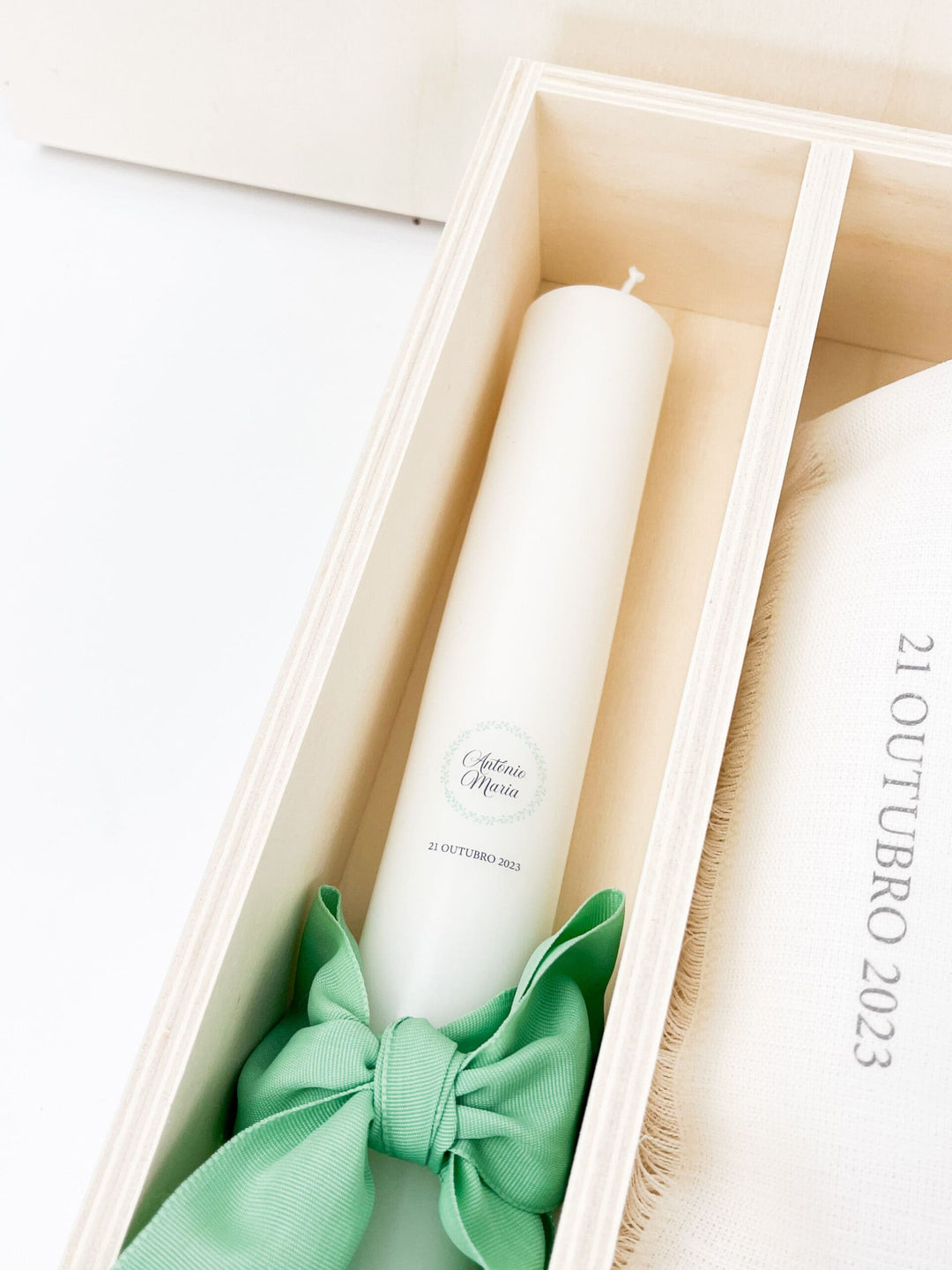 Conjunto Batizado DELUXE NATURE com Vela Concha Toalha e Caixa média - Gorgurão