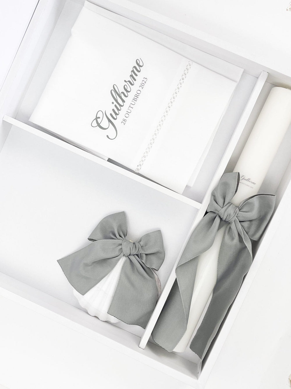 Conjunto Batizado Felicidade | Vela · Toalha · Concha · Caixa forrada em veludo - Cutxi Cutxi - Presentes Personalizados