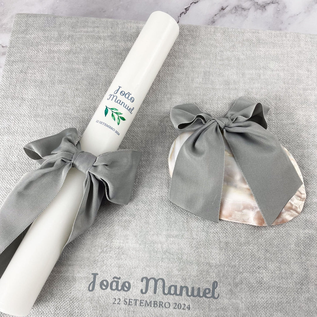 Conjunto Batizado Felicidade | Vela · Toalha · Concha · Caixa forrada em veludo - Cutxi Cutxi - Presentes Personalizados