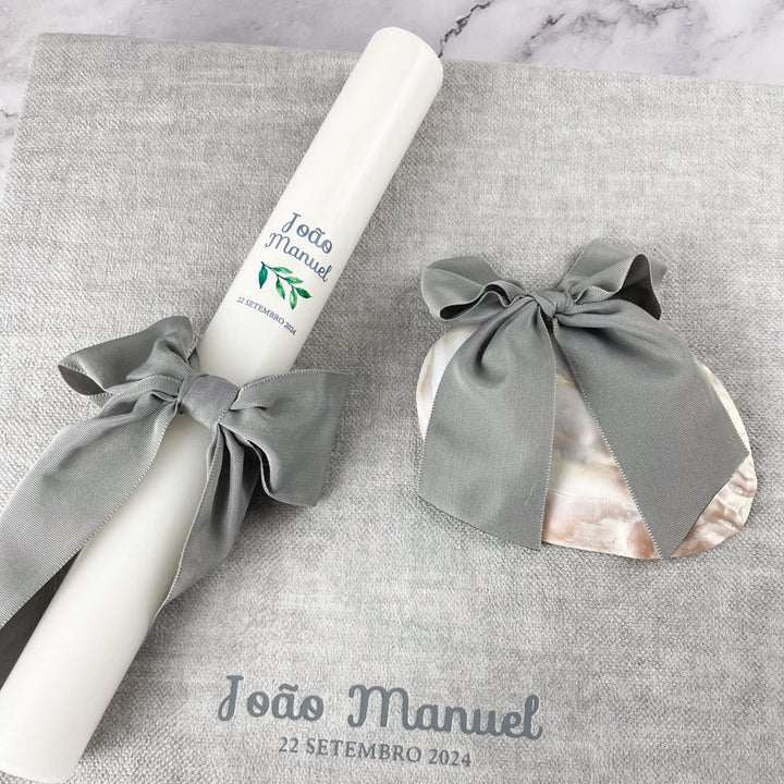 Conjunto Batizado Felicidade | Vela · Toalha · Concha · Caixa forrada em veludo - Cutxi Cutxi - Presentes Personalizados