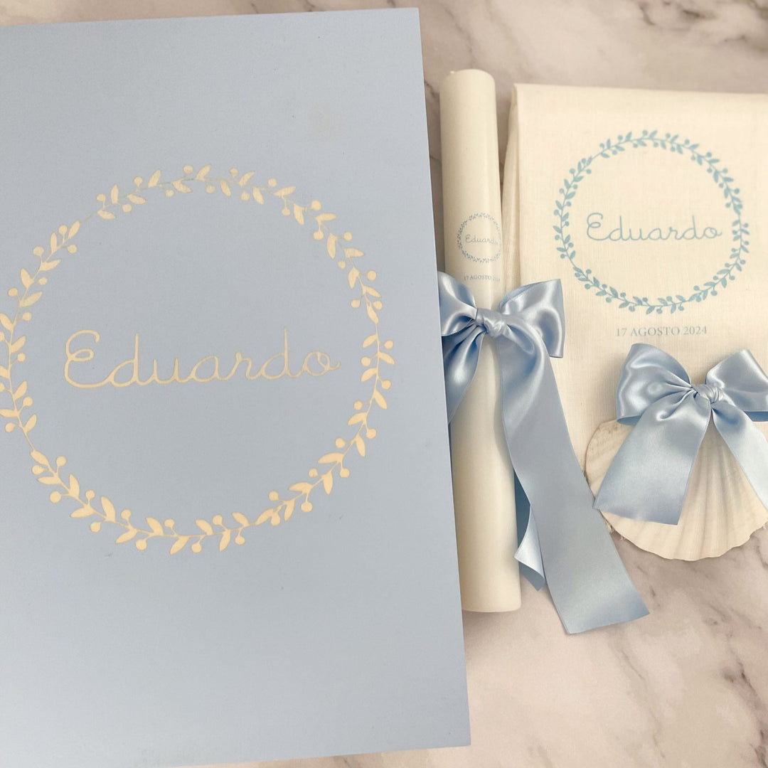 Conjunto Batizado Luz | Vela · Toalha · Concha · Caixa pintada à mão - Cutxi Cutxi - Presentes Personalizados