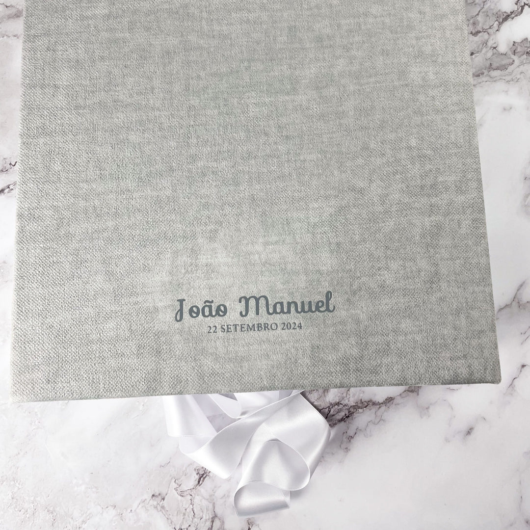 Conjunto Batizado Gratidão | Vela · Toalha · Concha · Caixa em veludo cinza