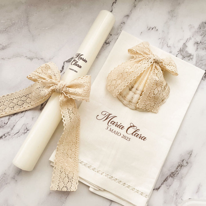 Conjunto para Batizado coleção Poema Deluxe | com Vela, Concha, Toalha, Caixa de veludo grande - Cutxi Cutxi - Presentes Personalizados