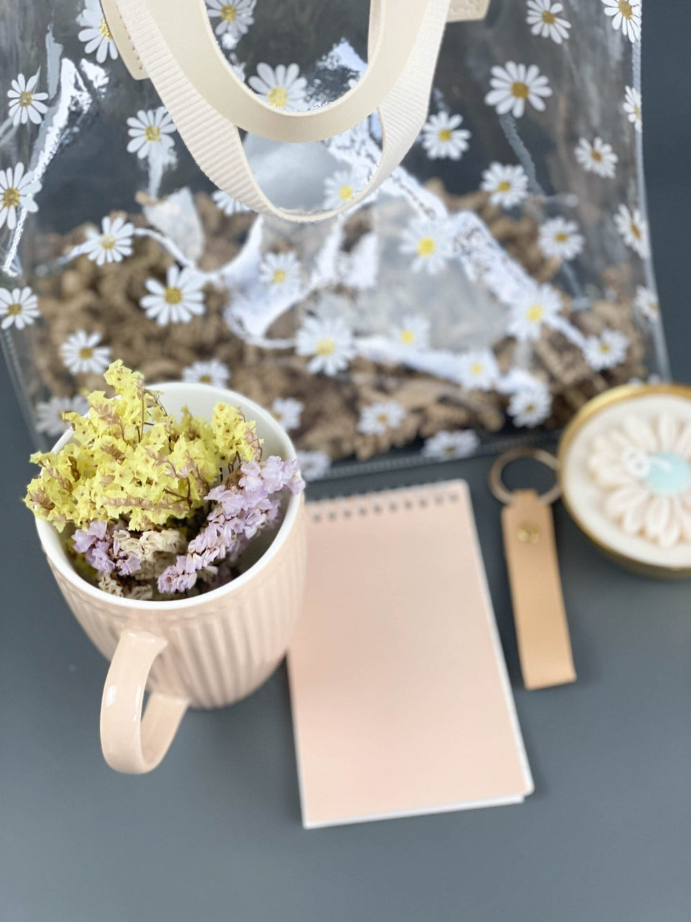 Conjunto Saco Margaridas pintadas em Tons de Bege | Presente Madrinha - Cutxi Cutxi - Presentes Personalizados