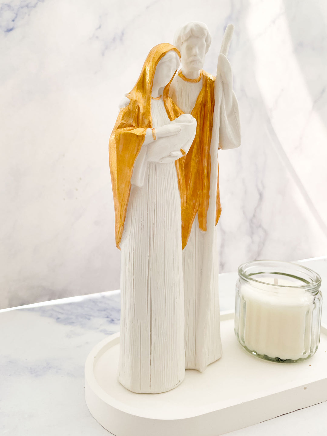 Estatueta Elegante com base e vela | Sagrada Família Pintada à Mão